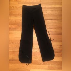 EUC Vintage Rétro 80’s style Go-Go black bebe pants with flared leg, size 4